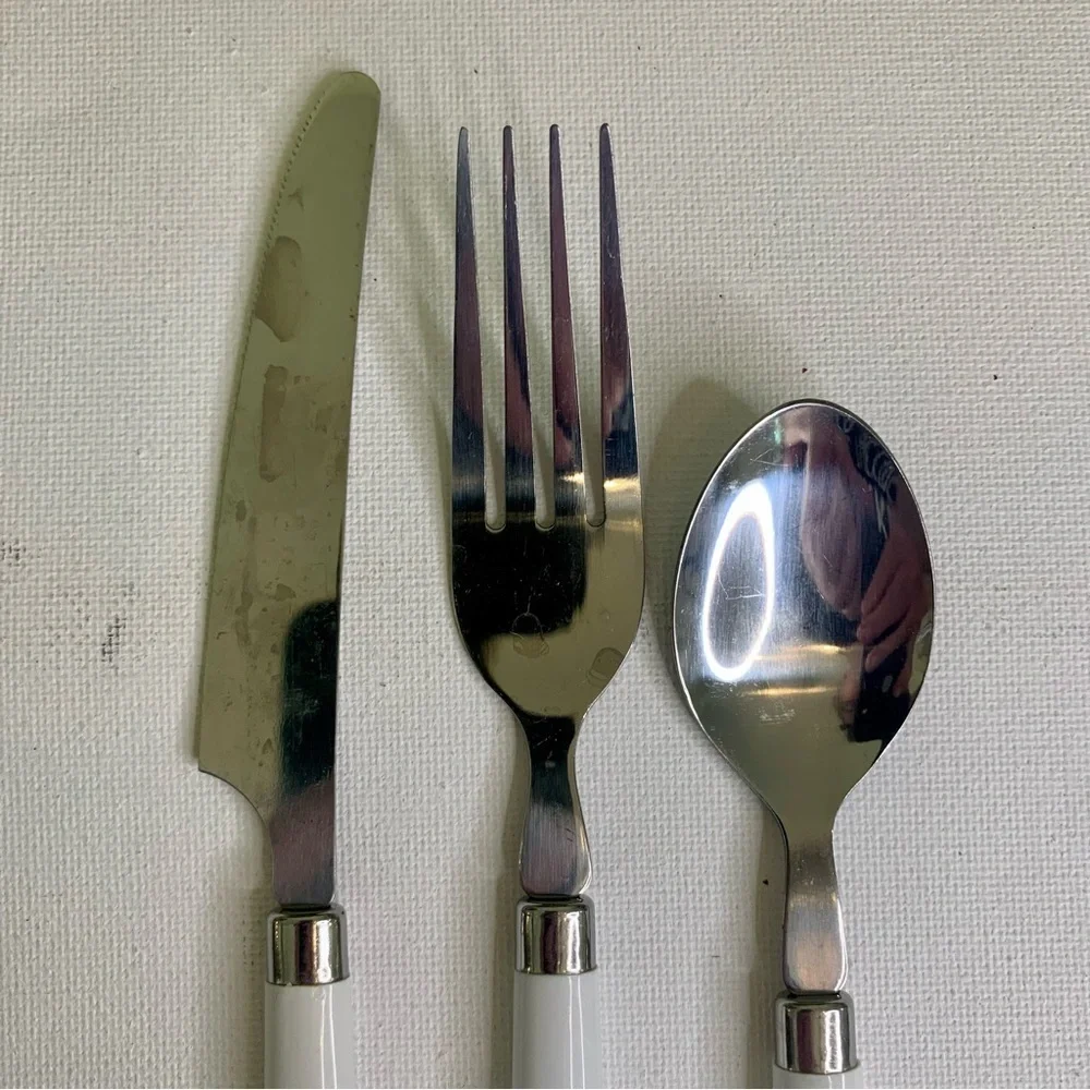 VTG Chef's Pic 12 Pcs Flatware Set White Handles Knifes Forks Spoons ABS Plastic